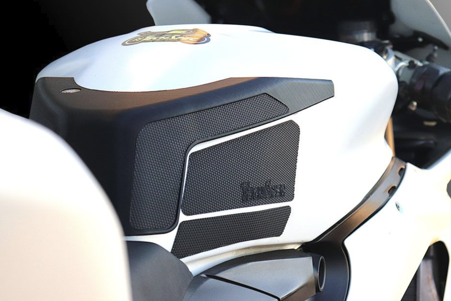 TechSpec Tank Grip Extension + XL2 Tank Grips | Ducati | Panigale